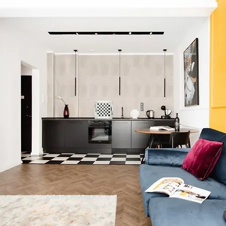 Eclectic Luxury 2bdr In Sofia's Heart