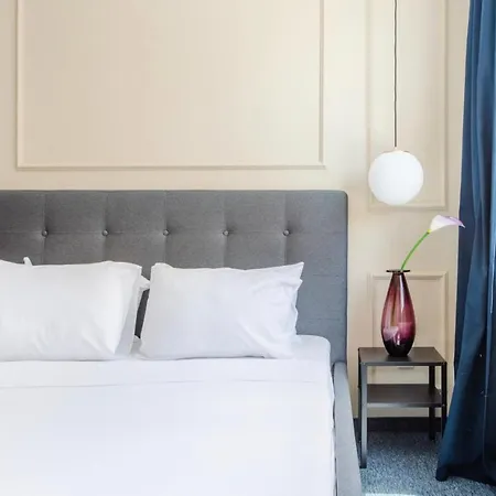 Eclectic Luxury 2bdr In Sofia's Heart Apartment *