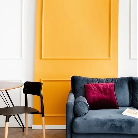 Eclectic Luxury 2bdr In Sofia's Heart Apartment *